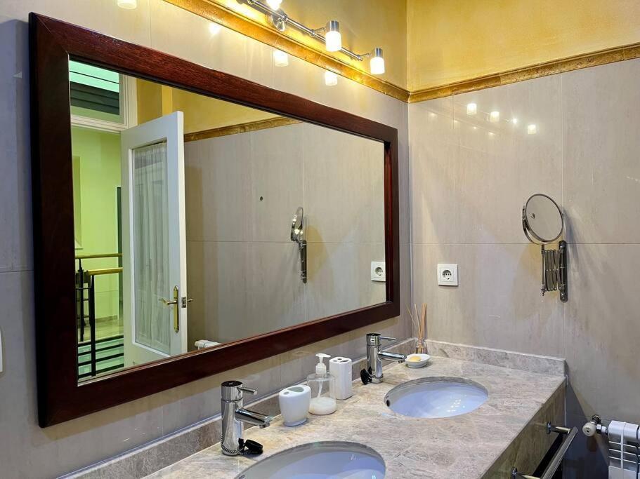 Apartamento Suite Alameda De Hercules Sevilla Exterior foto